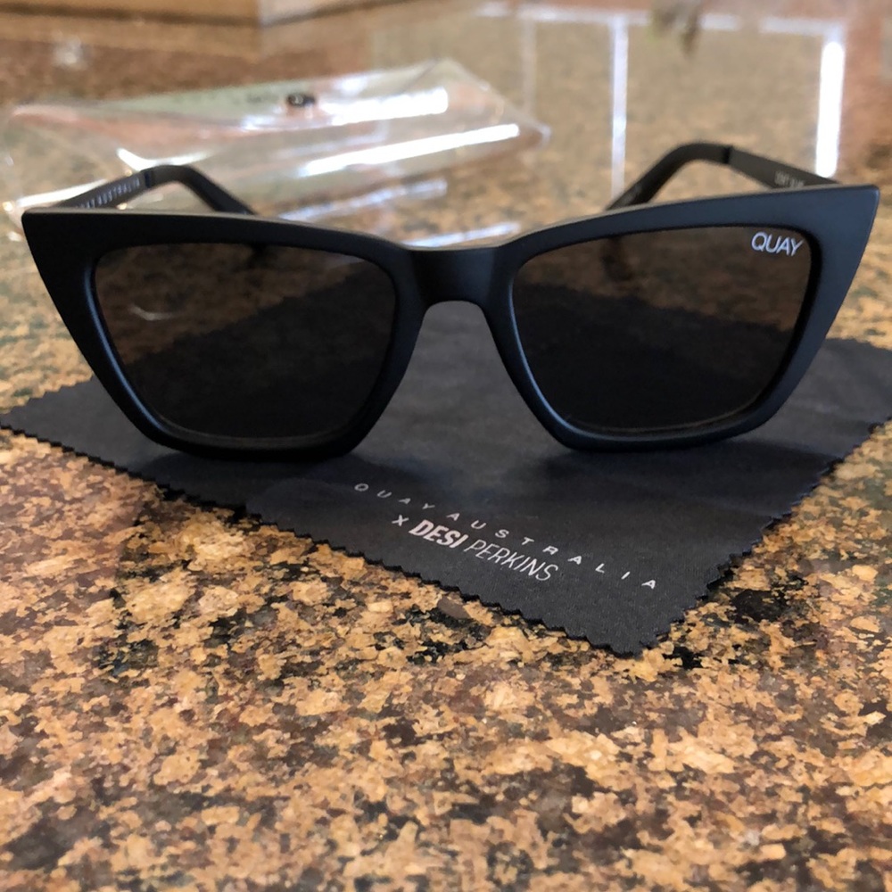QUAY Dont @ Me sunglasses